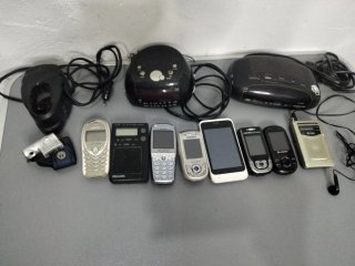 Lote electrónica: móviles, radios, despertadores