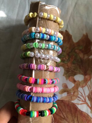 Pulseras elásticas hechas a mano