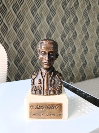 Busto Manolete Manuel Rodríguez