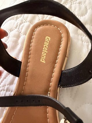 Sandalias negras verano mujer conchas
