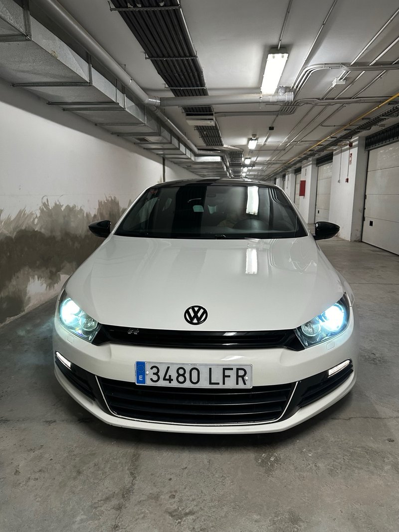 Volkswagen Scirocco 2011 - foto 1