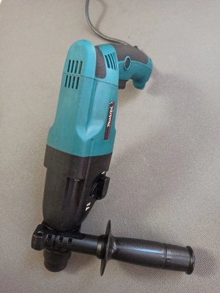 Taladro Percutor Makita HR2440