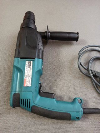 Taladro Percutor Makita HR2440