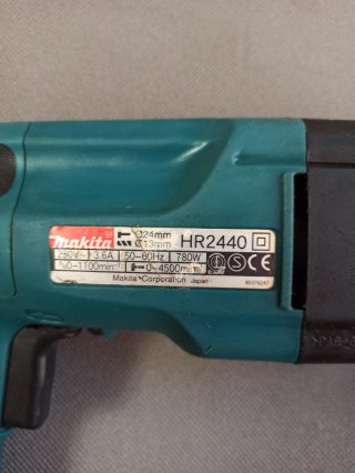 Taladro Percutor Makita HR2440