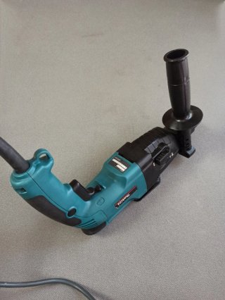 Taladro Percutor Makita HR2440