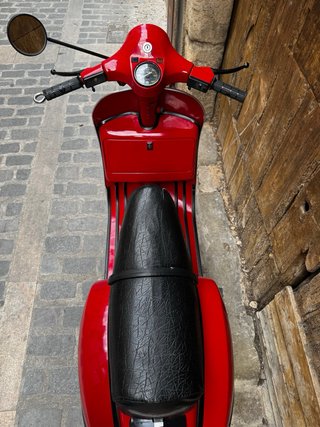 Vespa 200 Roja