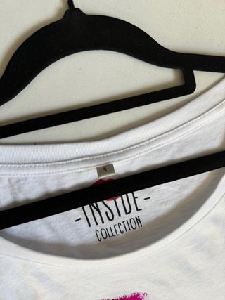 Camiseta INSIDE Kiss me y2k