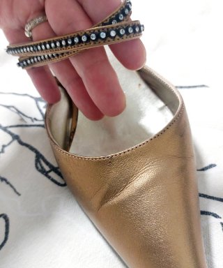 Zapatos de fiesta dorados