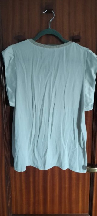 Blusa Viscosa Cuello Pico Beige