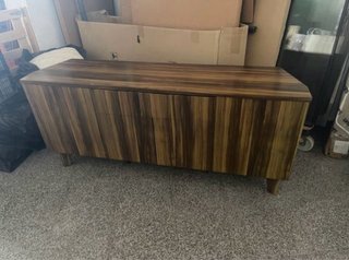 Mesa de comedor y aparador