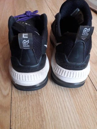 Zapatillas Nike Air Max Negras y Moradas