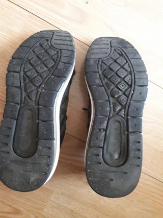Zapatillas Nike Air Max Negras y Moradas