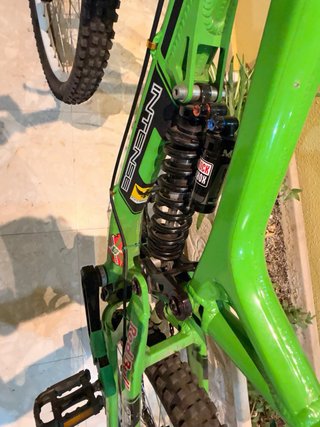 Bicicleta Intense Downhill Verde