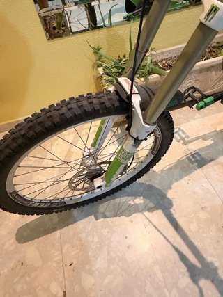 Bicicleta Intense Downhill Verde