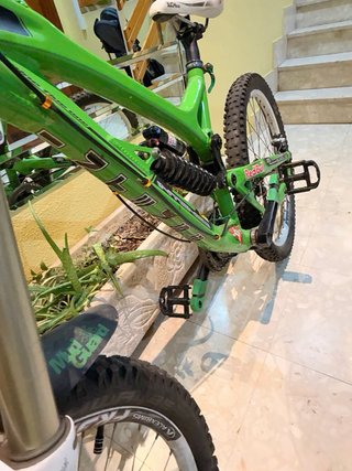 Bicicleta Intense Downhill Verde