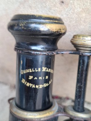 Prismáticos antiguos negros