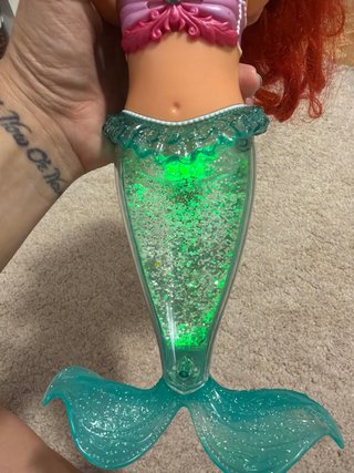Muñeca Ariel con luz y música