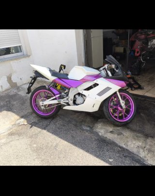 Derbi GPR 50 2007 Blanca y Morada