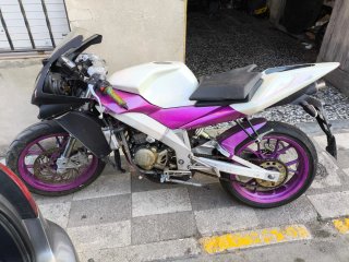 Derbi GPR 50 2007 Blanca y Morada