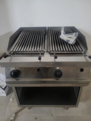 Parrilla de gas con piedra volcánica