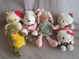 Lote 6 peluches: osos, tortuga, Hello Kitty, muñec