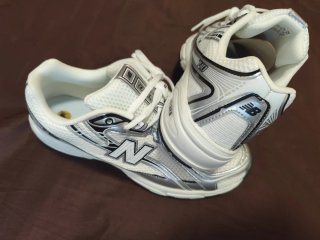 Zapatillas New Balance 740 Plata y Blanco