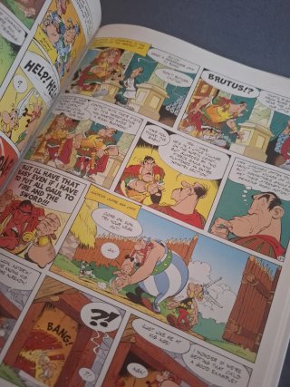 Asterix Omnibus 9