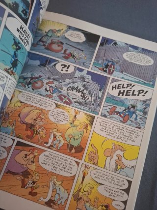 Asterix Omnibus 9