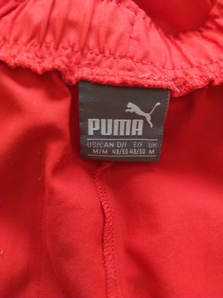Pantalón corto deporte Puma rojo