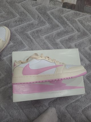 Zapatillas Nike Beige y Rosa