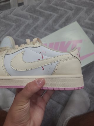 Zapatillas Nike Beige y Rosa