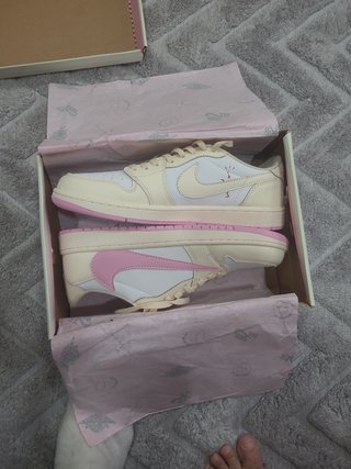 Zapatillas Nike Beige y Rosa