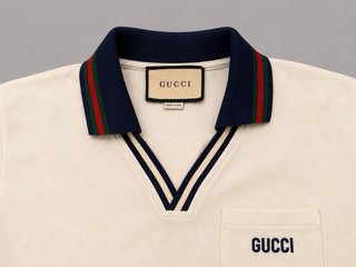 Polo Gucci Blanco con Detalles Azul Marino