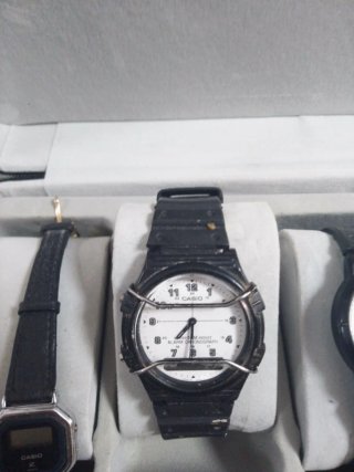 Reloj Casio Dorado y Plateado lote