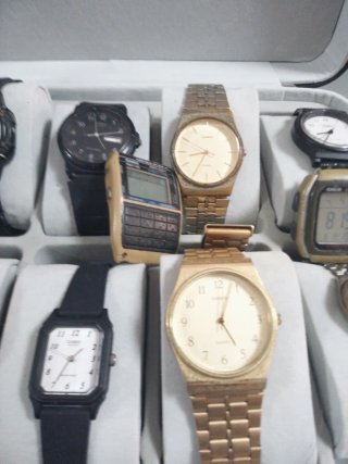 Reloj Casio Dorado y Plateado lote