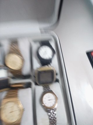 Reloj Casio Dorado y Plateado lote