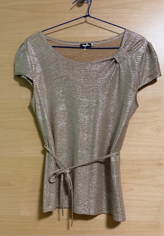Elegante Blusa dorada fiesta