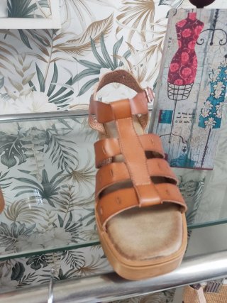 Sandalias de cuero color cuero