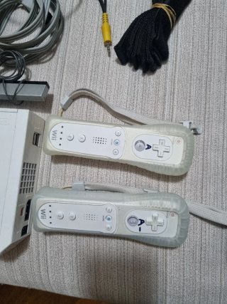 Nintendo Wii RVL-001 (EUR) con mandos y juegos