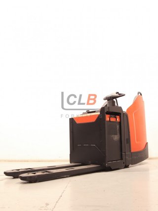 Ref. M-6644 Transpaleta Eléctrica Plataforma Toyota LPE 250