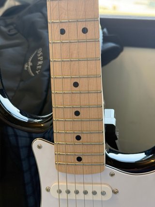 Squier Stratocaster Negra Casi Nueva