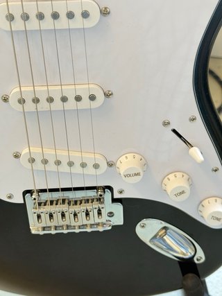 Squier Stratocaster Negra Casi Nueva
