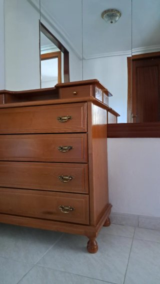 Cómoda de madera 4 cajones