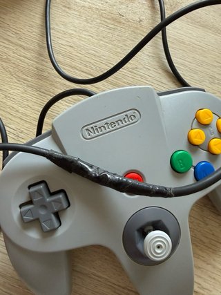 Consola Nintendo 64 Completa con Mandos y Juego