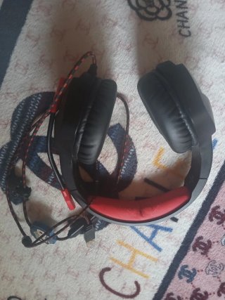Auriculares PS4 Negros y Rojos