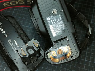 Canon EOS 5D Mark II + Grip