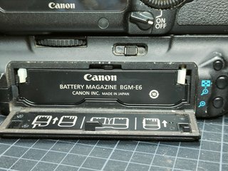 Canon EOS 5D Mark II + Grip