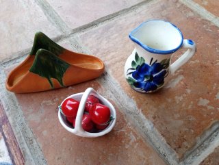 Juego Cerámica Vintage: Jarra,Cesta y Servilletero