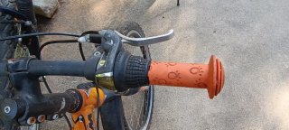 Bicicleta de montaña infantil KTM naranja