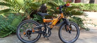 Bicicleta de montaña infantil KTM naranja